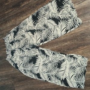 XL West Loop Palazzo Pants Tropical Leaf Patern